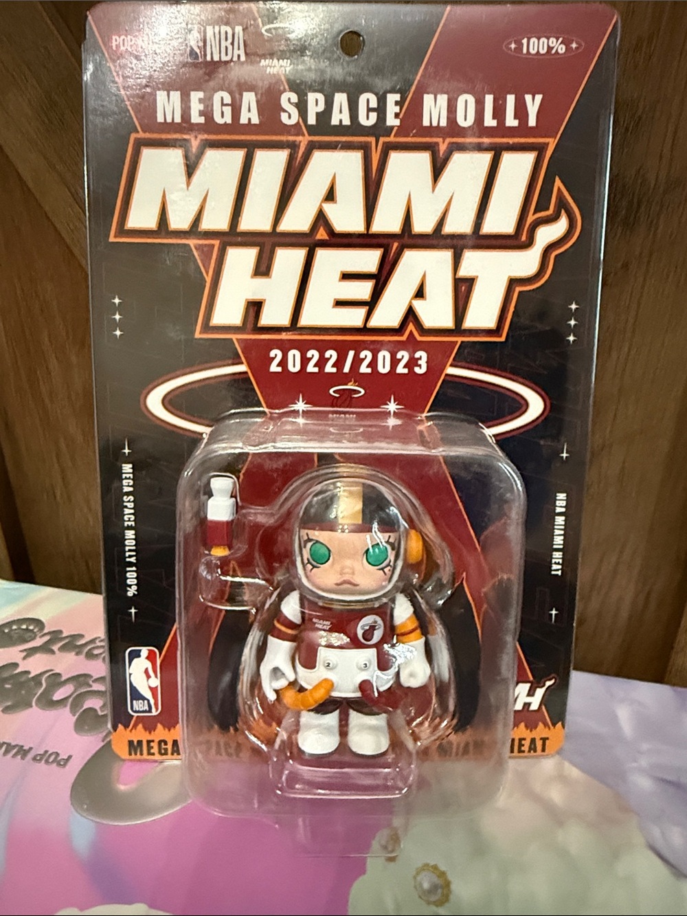 🆕 Pop Mart - Miami Heat 100% Mega Space Molly 2022/2023 Exclusive
